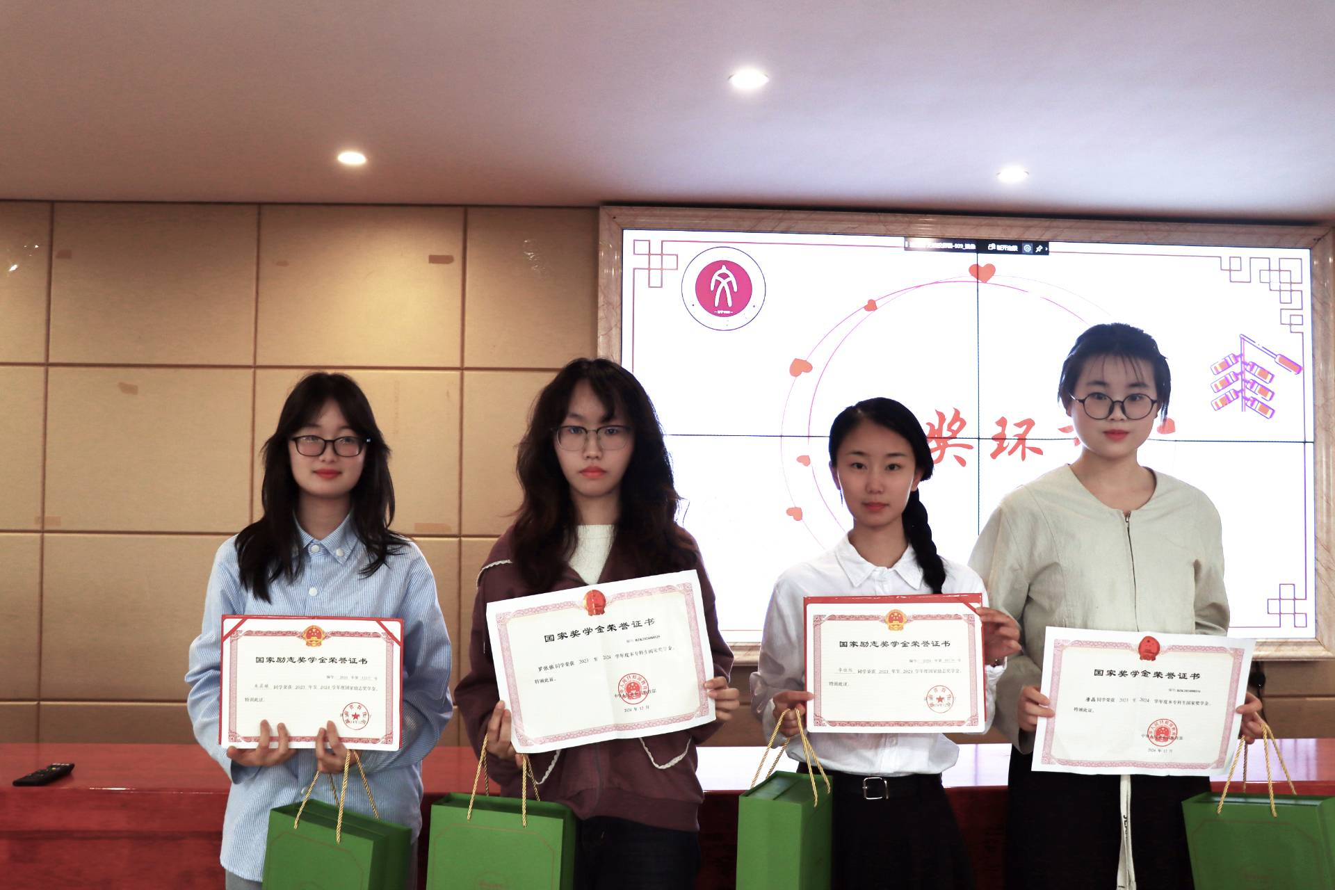 735736b8c313468889aa7bf147497619.png 735736b8c313468889aa7bf147497619.png